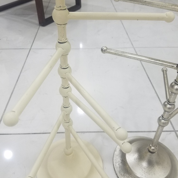 Jewelry Display - Picture 4 of 4